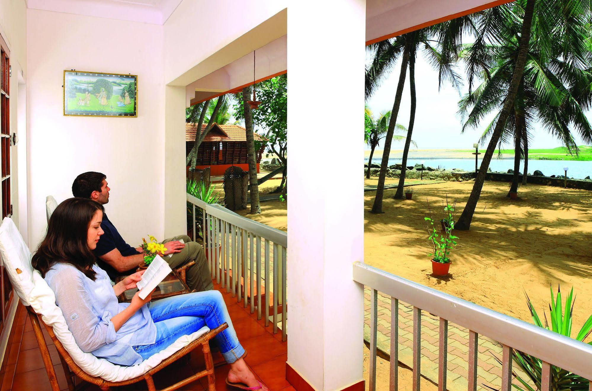 Beach And Lake Ayurvedic Resort, Kovalam Exterior foto